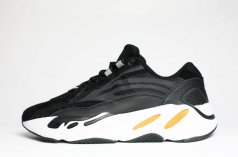 кроссовки мужские Adidas Yeezy Boost 700 Black / White