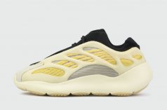 кроссовки Adidas Yeezy 700 v3 Wmns Safflower
