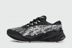 кроссовки Asics Novoblast 3 TR Black Wh.