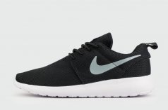 кроссовки Nike Roshe Run Black / White